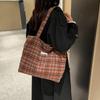 New Retro Woolen Plaid Shoulder Bag Autumn and Winter New Commuter Shoulder Bag Messenger Bag Women's Casual Simple Bag