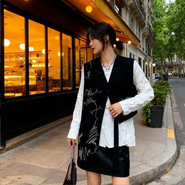 Spring Women's Vest Retro Black Vest Design Sense Irregular Personality Loose Sleeveless Vest