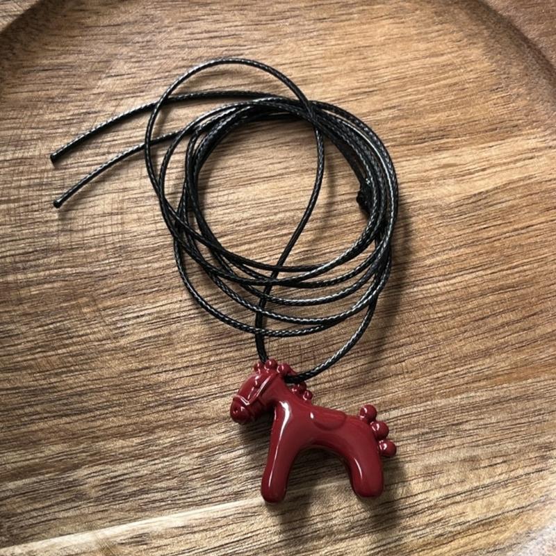 Enamel Coated Horse Charm Necklace Corrosion Resistant Copper Adjustable Neckchain Wear For Everyday Fashion Accent