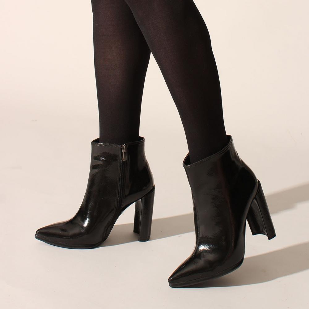 

Черные мятые женские ботинки и ботильоны из лакированной кожи 39 чёрный