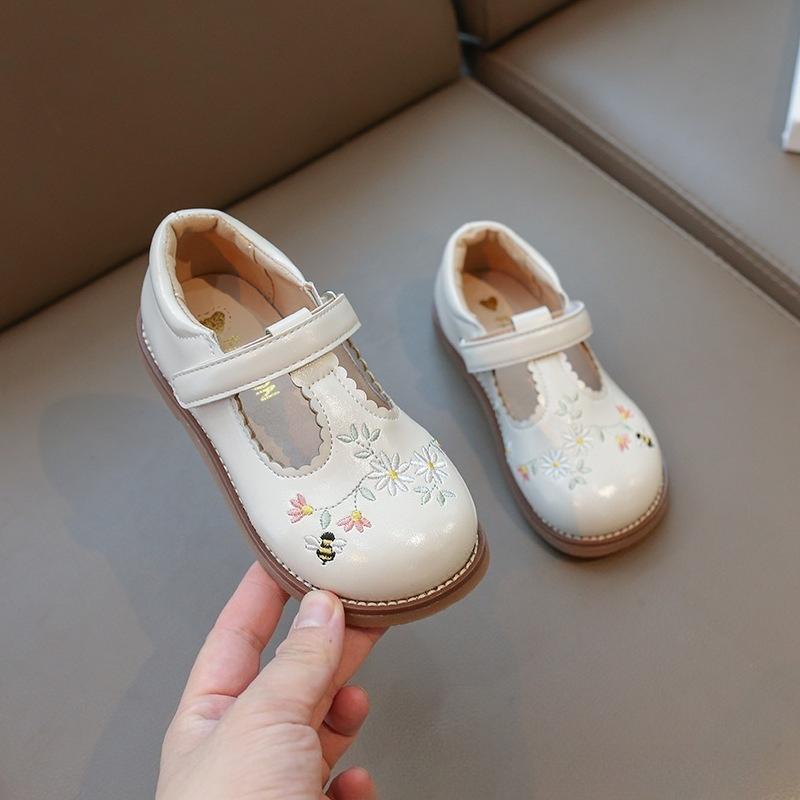 Fashion Girls' Shoes Spring New Kids Leather Shoe Soft Soled Girls' Casual Shoes Anti Slip Child Embroidered Shoe