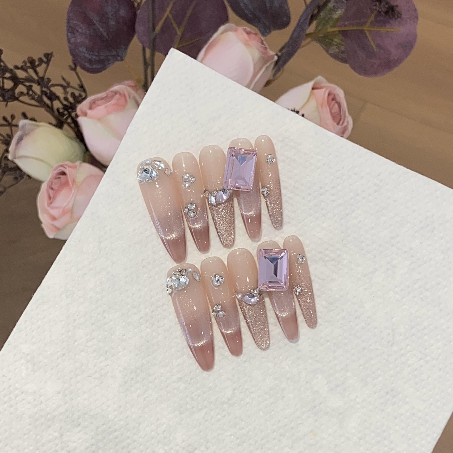 

Чистая похотливая сладкая розовая градиентная улыбка французские кошачьи глаза щедро просверленные слова любви Момоэ M