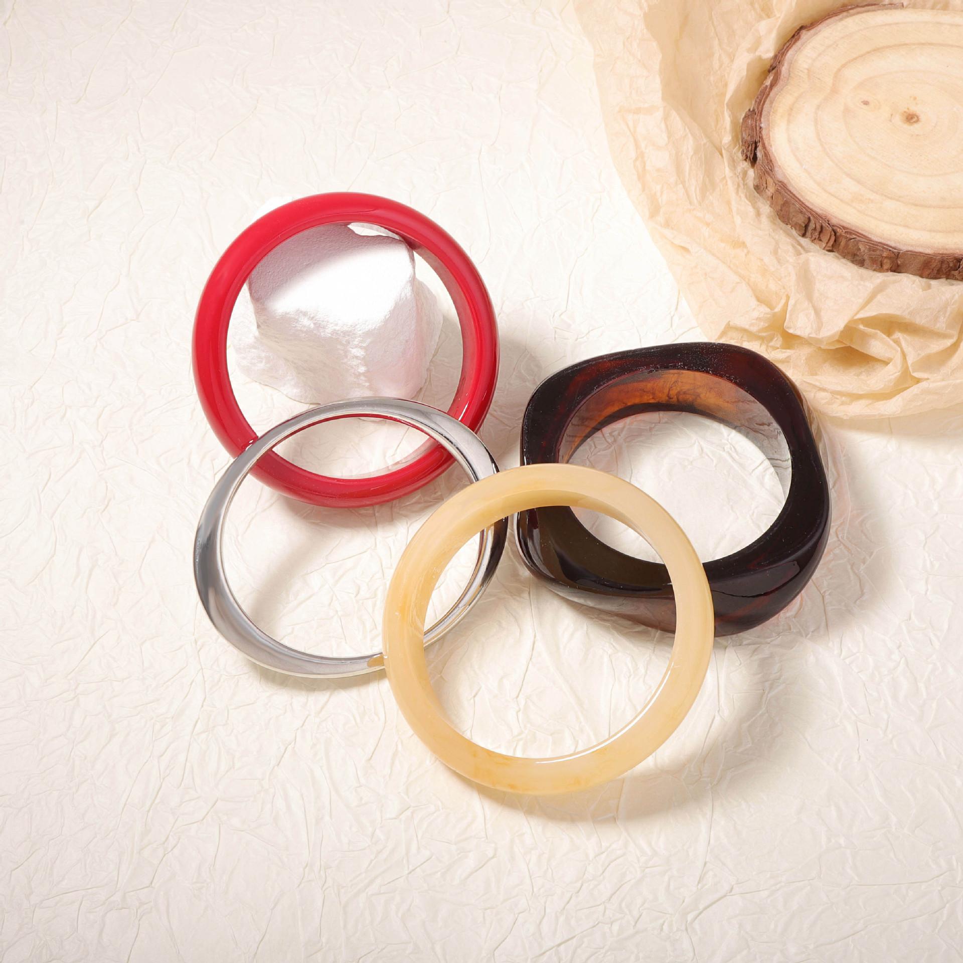 Европейская и американская мода преувеличенная личность геометрический круглый смола CCB средневековый четырехугольный женский браслет из четырех частей повседневный