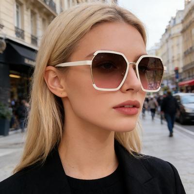 Luxury Brand Designer Square Sunglasses Women Vintage Big Frame Sun Glasses Gradient Lens UV400 Shades Slimming Face Eyeglasses