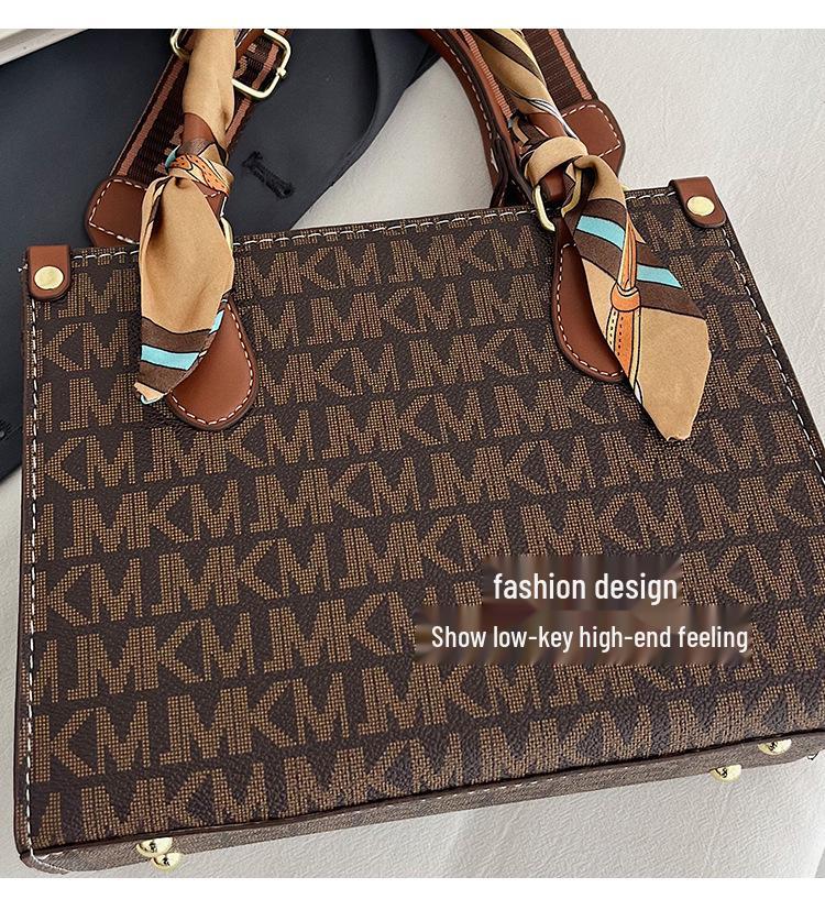 2025 Women's Retro Letter Print Large Capacity Tote Handbag