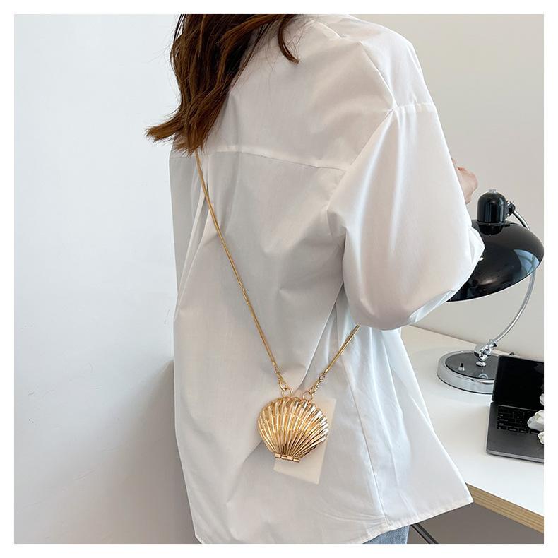 2025 New Summer Lipstick Bags for Women Fashion Pearl Mini Purse Crossbody Bag High Quality Gold Shell Bag Designer Shoulder Bag