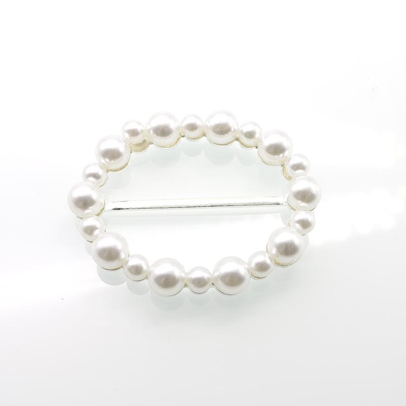 

Fashionable Round Pearl 2Pcs/Lot65 * 54MM Scarf Buckle Personalized And Minimalist With A Knot And Loop At The Hem срібний