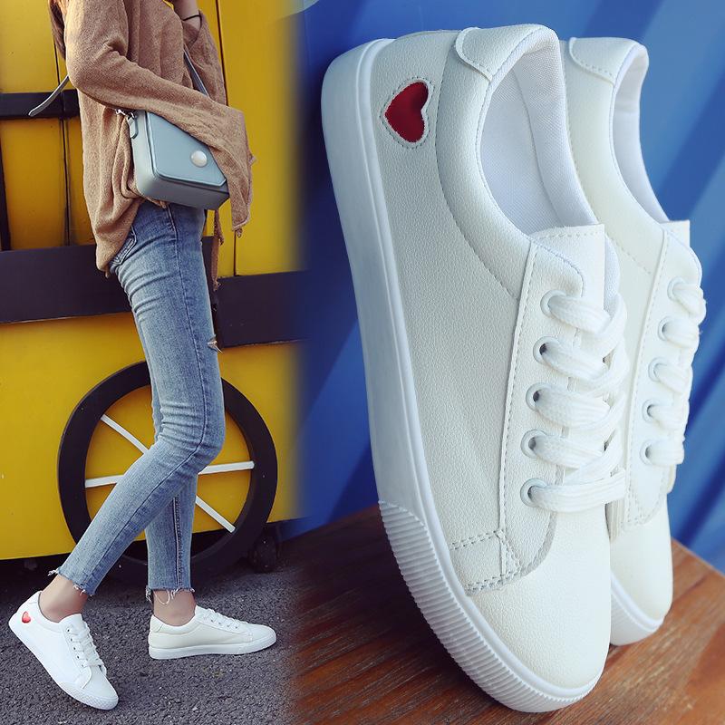 2025 autumn new Korean version of little white shoes sports and leisure round head board shoes ins fire fashion shoes