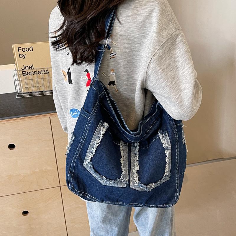 Neue personalisierte Denim-Umhängetasche mit rohem Rand und Tasche, vielseitige Studententasche, lässiger Rucksack mit großem Fassungsvermögen