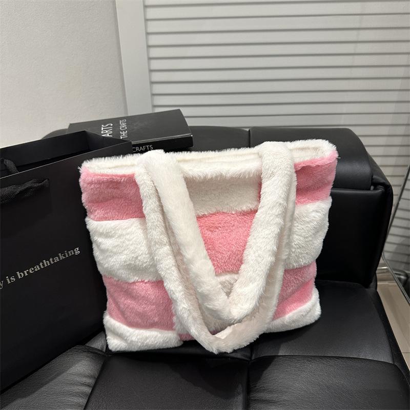 

Новая Модная Клетчатая Плюшевая Сумка Универсальная Повседневная Легкая Вместительная Сумка-Тоут Практичная Наплечная Сумка Под Мышку розовый