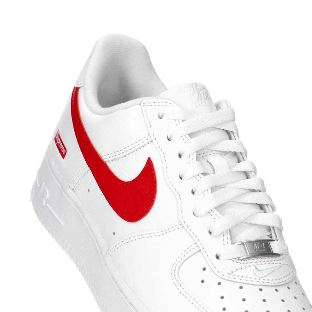 Supreme x Nike Air Force 1 Low شعار الصندوق - أحمر السرعة حصري شنغهاي أحذية رياضية للجنسين بيضاء CU9225-101