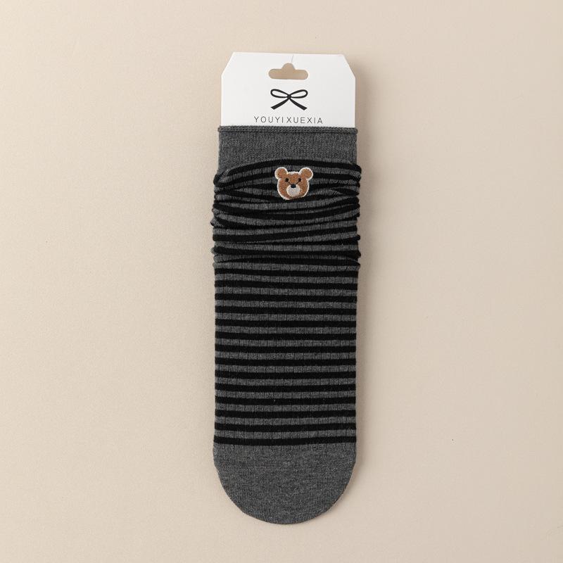 5/10 Pairs Casual Autumn Winter Embroidered Socks for Women Cute Cartoon Bear Mid Calf Socks Academic Style Striped Sweat Absorbing Cotton Socks