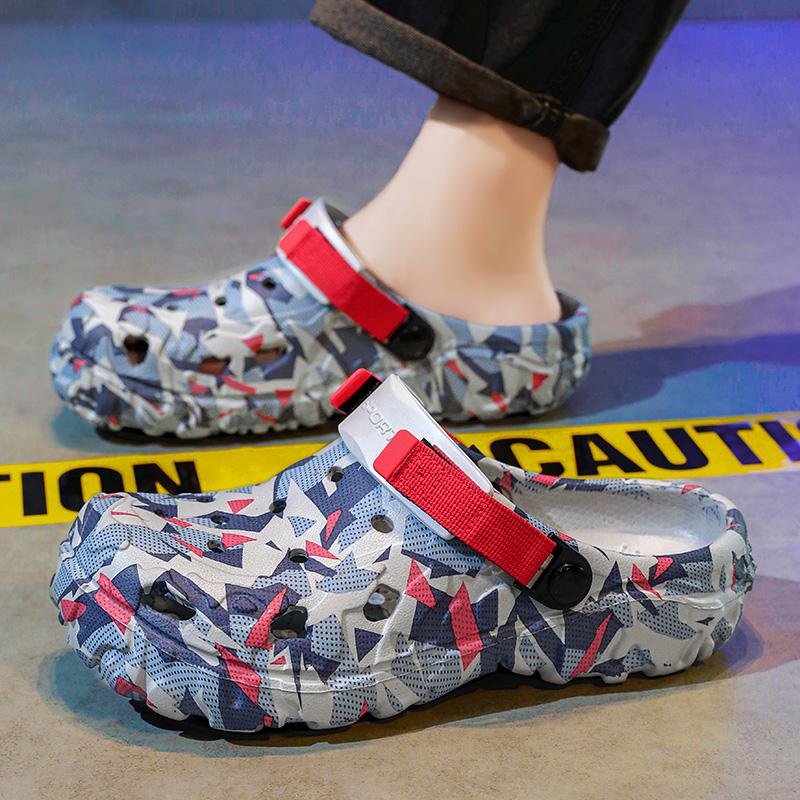 New Men's Clogs Slippers EVA Soft-soled Lightweight Home Casual Sandal Men Garden Shoes Flat Camouflage Outdoor Sandals Male