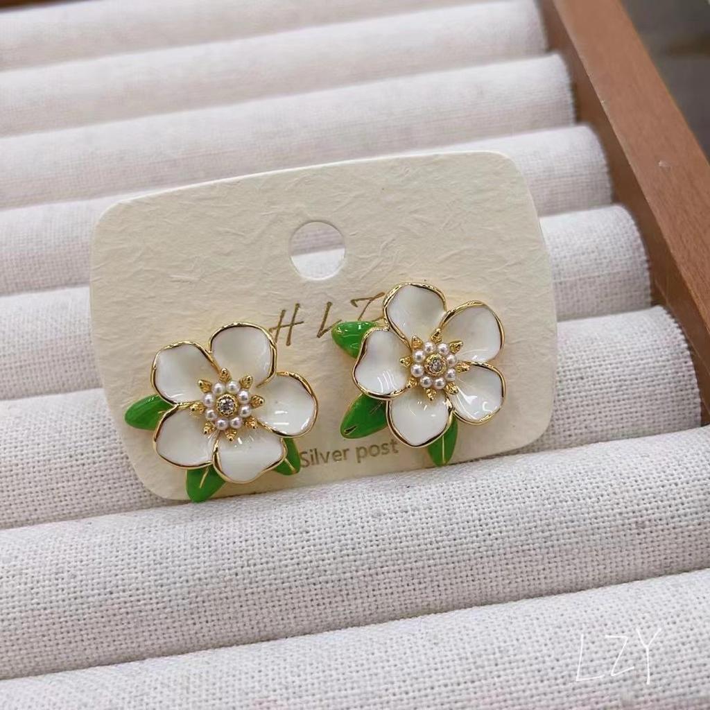 Dopamine Pink Flower Studs: Elegant French Design, High-End, Unique Atmosphere Earrings