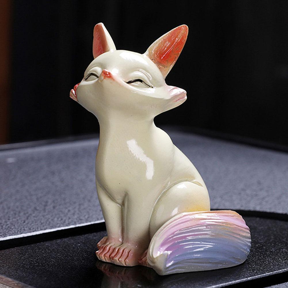 A Small Fox-shaped Tea Pet Figurine, a Creative Home Decor Item Featuring a Fox-shaped Tea Toy, a Desktop Decoration for Tea Set