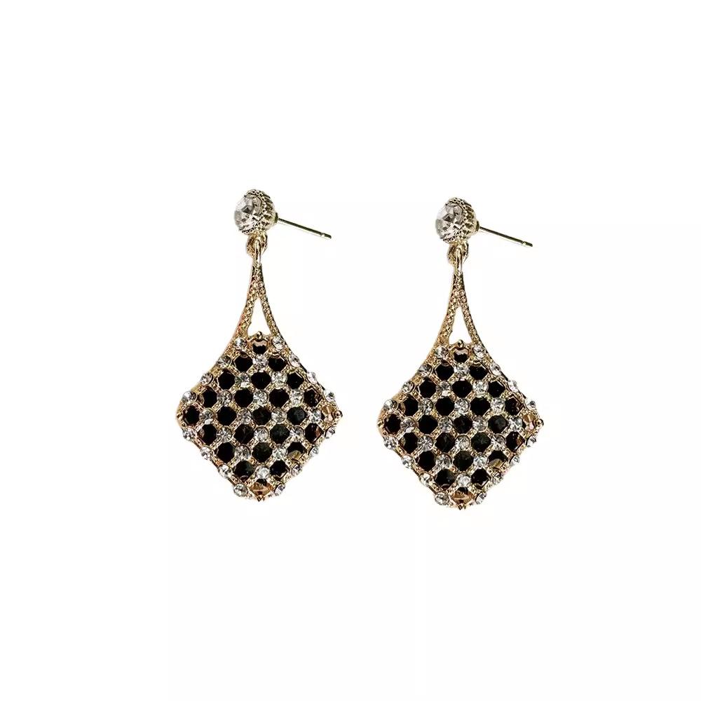 High-End Metal Hollow Rhombus Stud Earrings Fashion Versatile Temperament Trend Earrings Niche Design Light Luxury Women