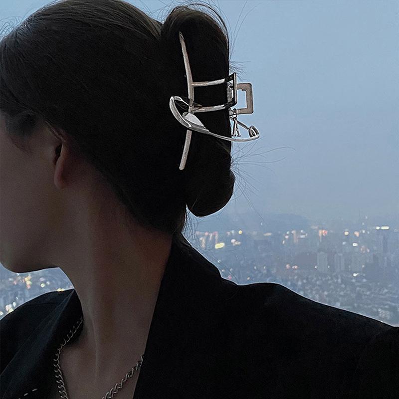 1Pc Women Cool Hair Accessories Simple Trendy Pin Hair Claw  Elegant Hair Clip Hairpins High-End Light Luxury Shark Clips