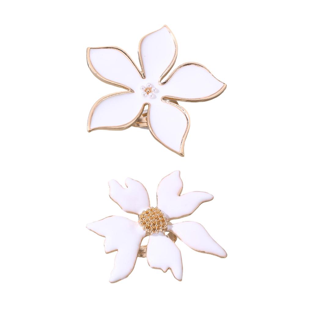 Exaggerated Large Petal Flower Finger Rings Fashion Accessory for Women Grunge Jewelry Statement Pieces Styles