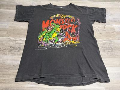 Tops – T-Shirts