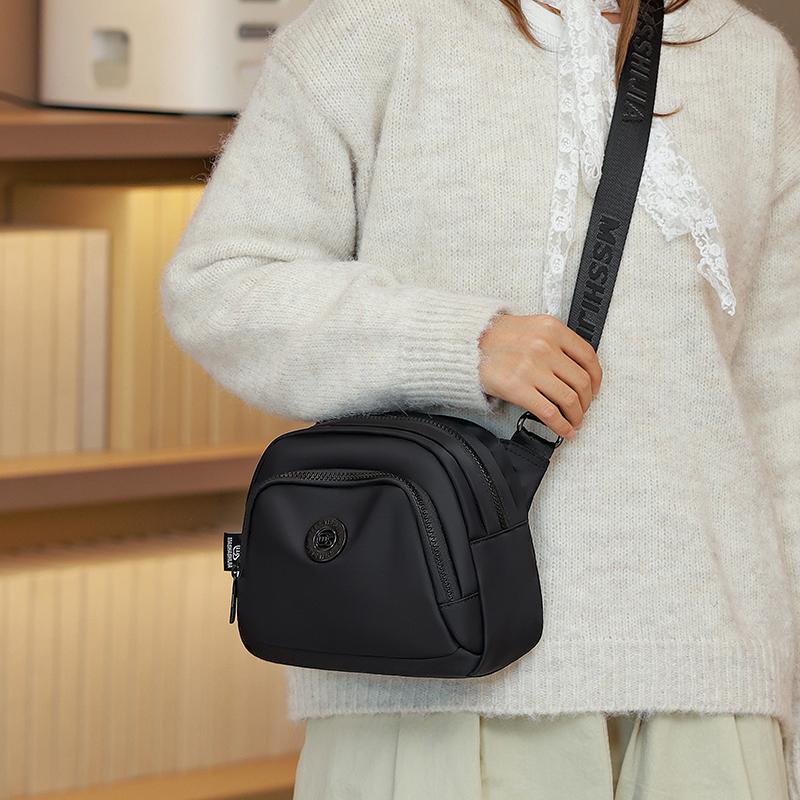 Stylish Crossbody Bag for Women with Adjustable Strap and Multiple Compartments for Daily Use and Travel