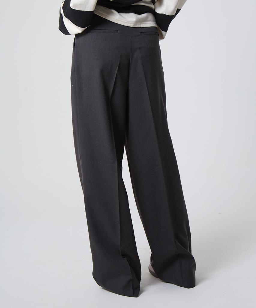UNKNOWN PLANET Double-Pleat Wide Slacks Charcoal