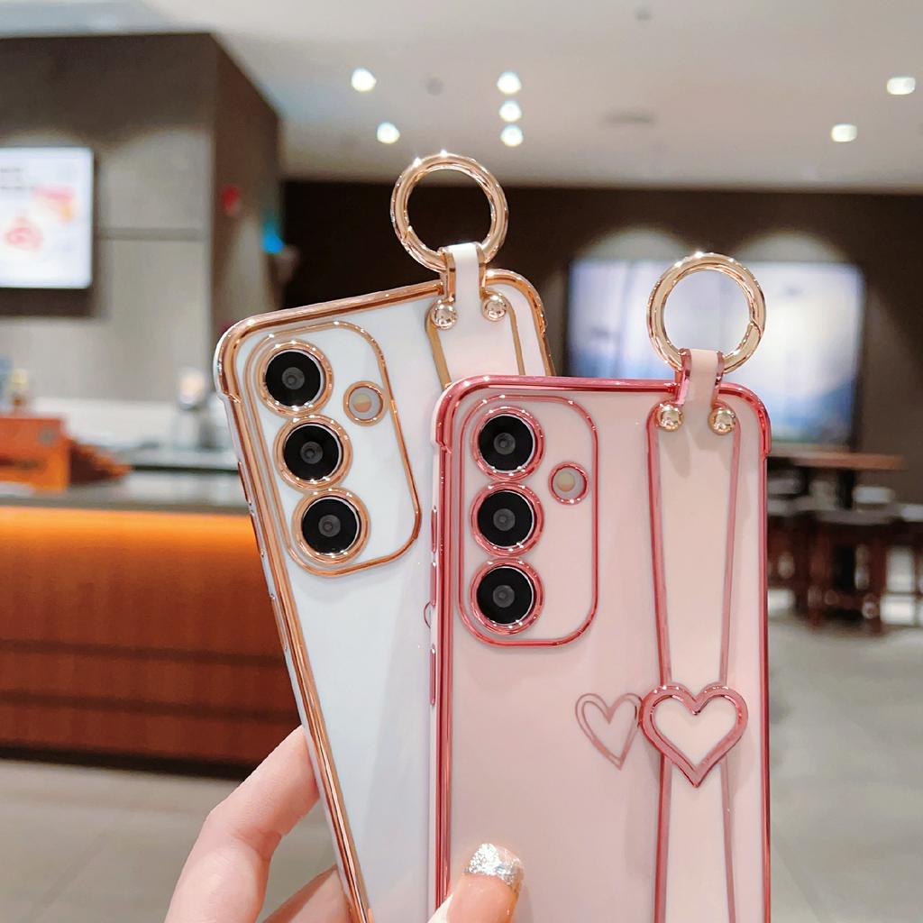 For Samsung Galaxy S25 Case Electroplated Heart Pattern TPU Phone Back Cover with Wristband Kickstand