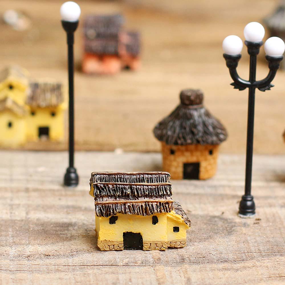 Retro Mini Street Lamp Miniature Garden Ornament Streetlight Figurines Fairy Garden Decoration Resin Craft Micro Landscaping