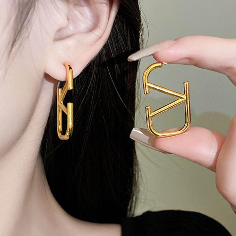 Minimalist Geometric Gold Lightweight Letters Earrings Highlight V Shaped Earrings for Women Aesthetic Ear Jewelry