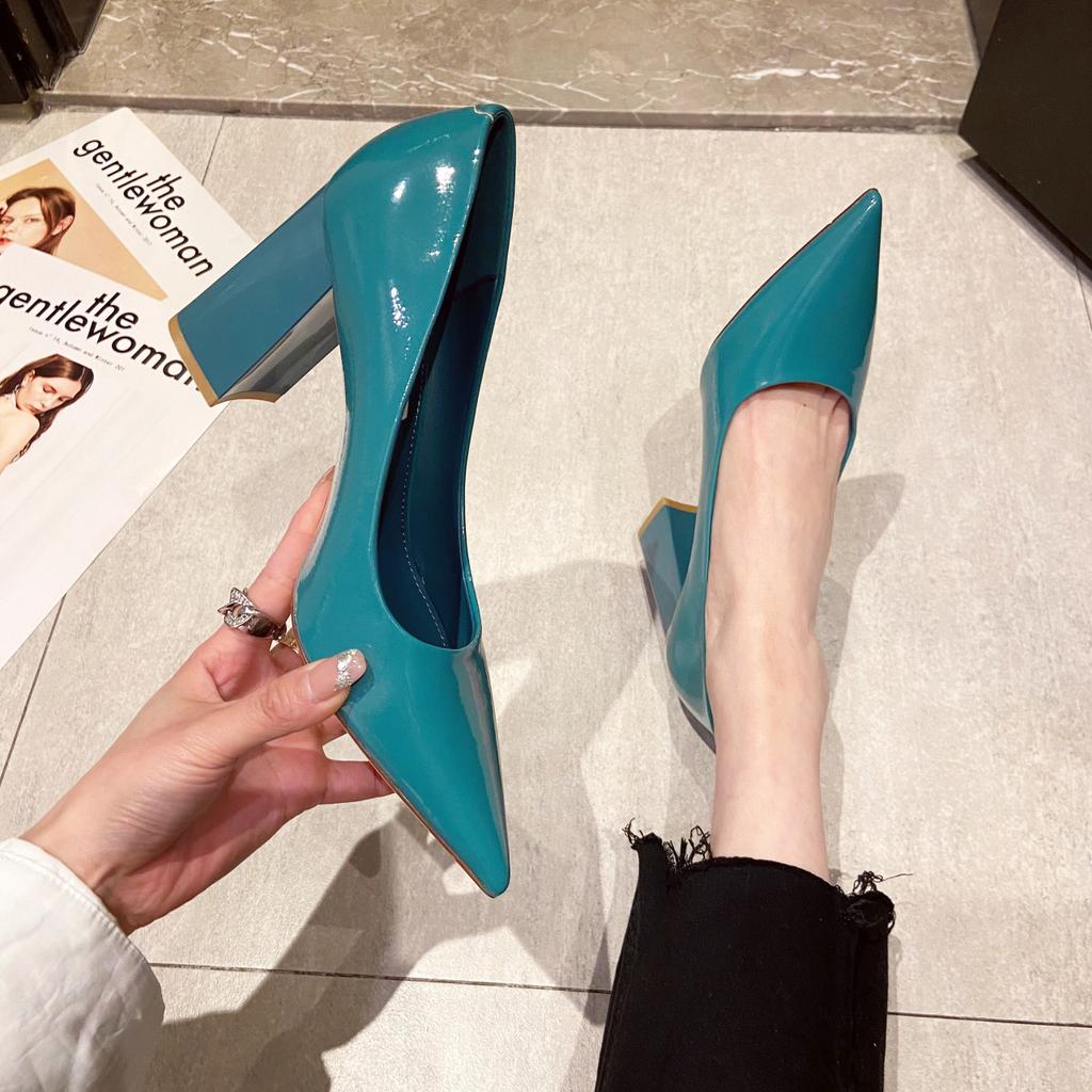 Frühling, Sommer und Herbst 2025 neue Damen Berufs-Freizeit einfach einfarbig spitze Zehen leichte Öffnung dicker Absatz hoher Absatz Mode Schuhe