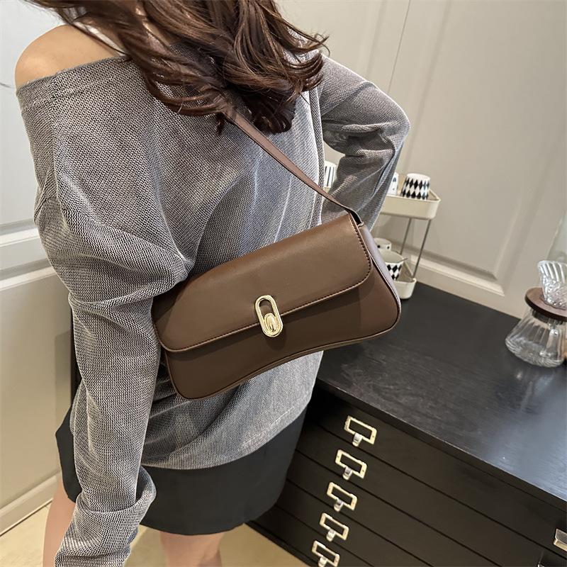 Handheld underarm women's small square bag French personality trendy 2025 new lock fashionable retro underarm foreign style single shoulder