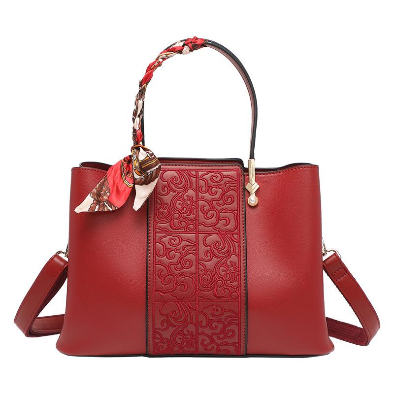 

Mom Handmade Embroidered Handbag Women S Tide Light Luxury Medium And Large Capacity Atmospheric Wedding Bag