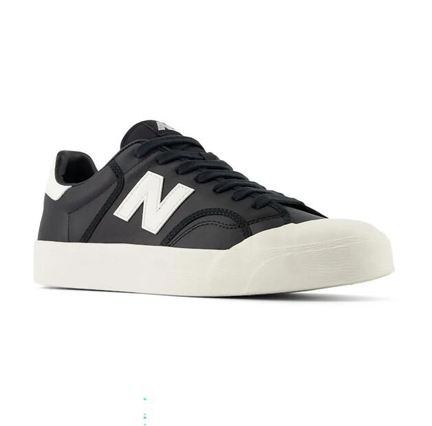 New Balance Кросовки 100