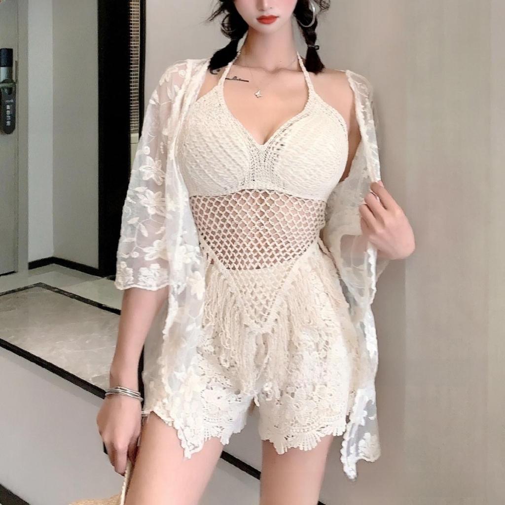 Gestrickter Hohlhäkelblumen-Bikini: Sonnenschutz, Konservativ, Schlankes Tube-Top mit kleinen Westenträgern für Strand oder Resort.