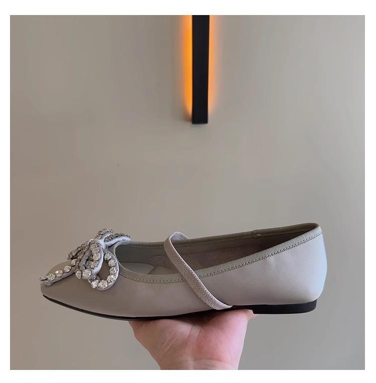 

French bow rhinestone single shoes women s 2025 spring new versatile thick heel square head one-word buckle temperament flat shoes 35 серый
