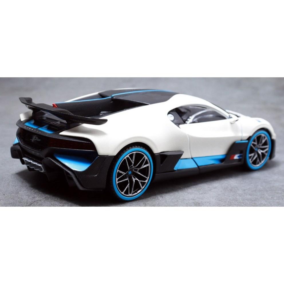 Maisto 1:24 Bugatti Divo Kovový model auta, bílý
