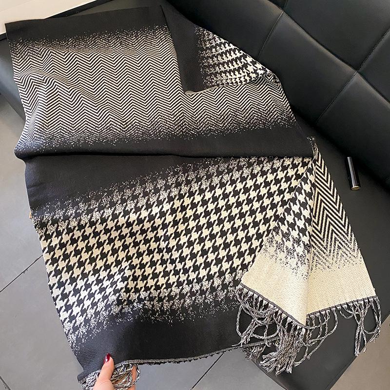 Black and white gradual change scarf women's autumn and winter new cold imitation cashmere versatile warm scarf shawl