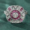 Luxuriöser eingelegter Weiß-Rosa Zirkonia Damenring Strahlendes Kupferfarben Geometrisch Tägliches Tragen Party Schmuck Jahrestagsgeschenk