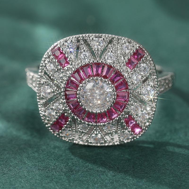 Luxuriöser eingelegter Weiß-Rosa Zirkonia Damenring Strahlendes Kupferfarben Geometrisch Tägliches Tragen Party Schmuck Jahrestagsgeschenk