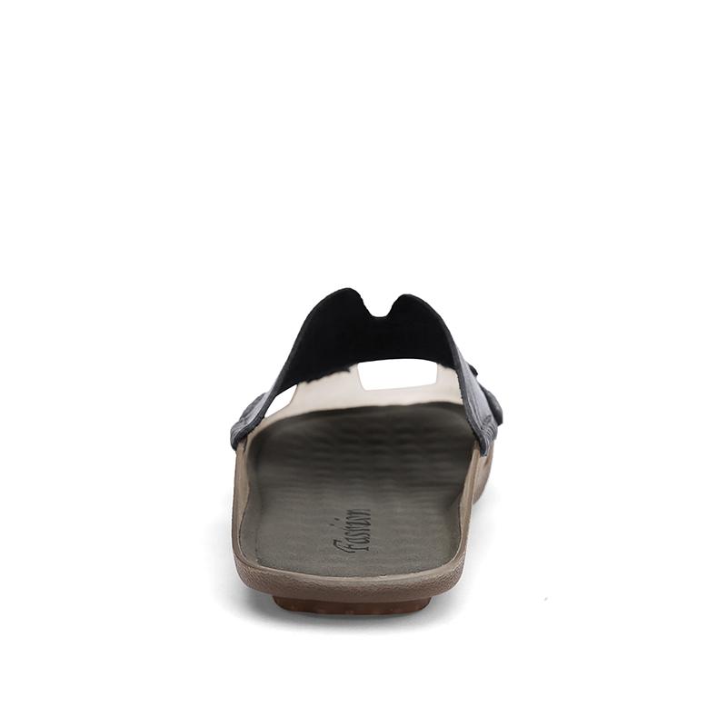 Men's Leather Slippers Non-Slip Beach Sandals Comfortable Summer Shoes Men Slippers Classics Men Flip Flops