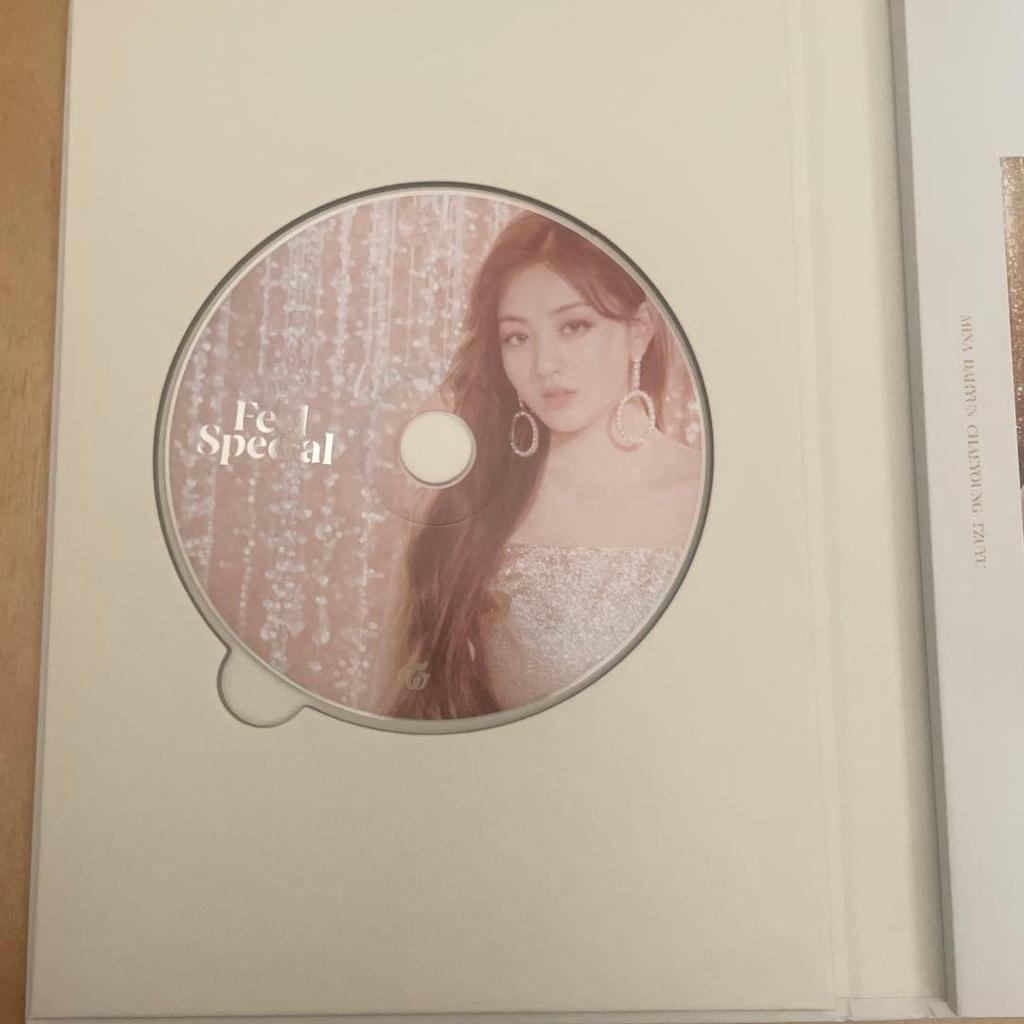 [USED] TWICE Feel Special