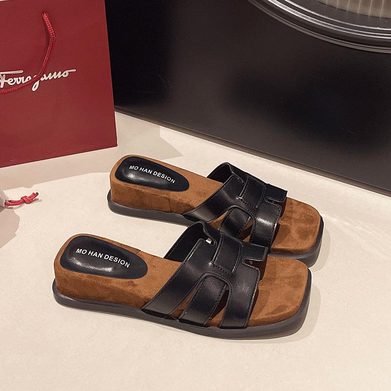 

Универсальные летние белые уличные тапочки для девочки 2025 новый нишевый модный плетеный пляжный шлепанец фея сандалии 40 чёрный