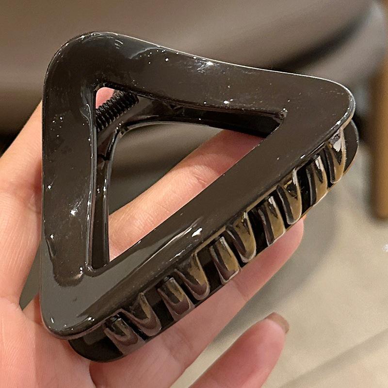 

Минималистичный треугольный зажим-краб для волос цвета молочного чая для женщин - Шикарный аксессуар для прически