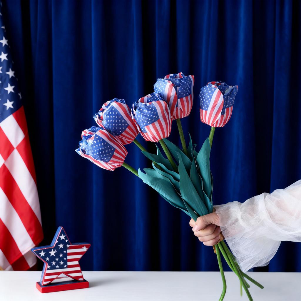 Künstliche Sträuße im Thema der amerikanischen Flagge, Festliche Dekorationen, Florale Kunst aus Stoff.