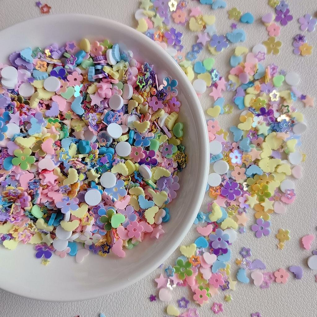 Hot Selling 500g Valentine's Day Hot Clay Slices Lovely Heart Bat Flowers Sequins Polymer Clay Sprinkles for Nail Art Supplier