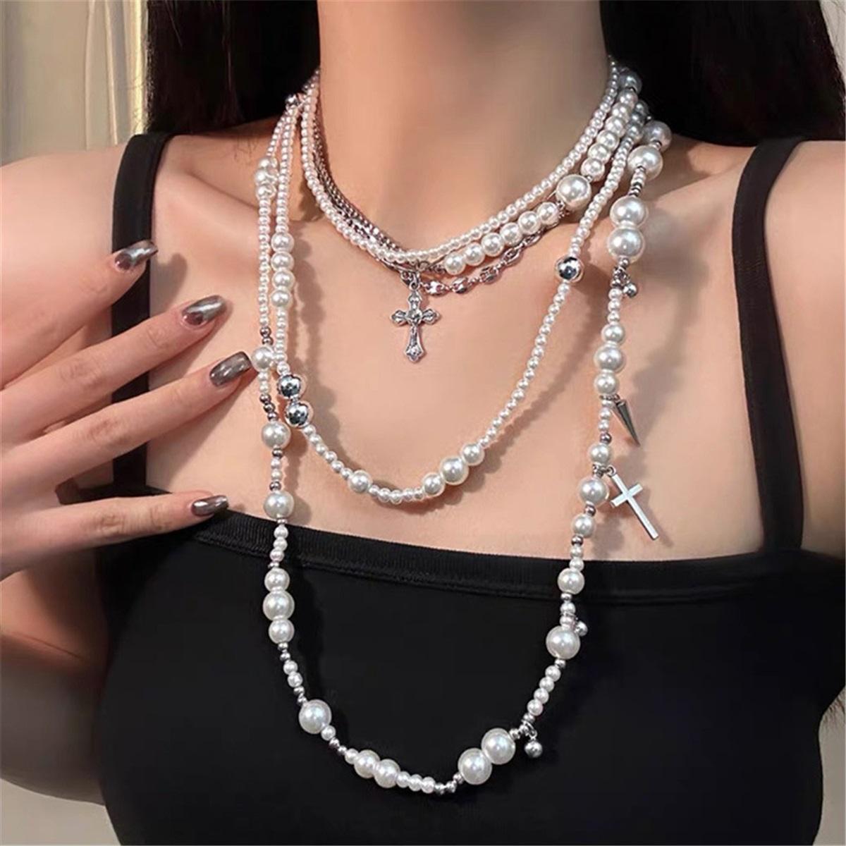 

Tooxika Niche Design Cool Personality Cross Rivets Multi-element Stacking Pearl Necklace Light Luxury Sense Of High Class Collarbone Chain