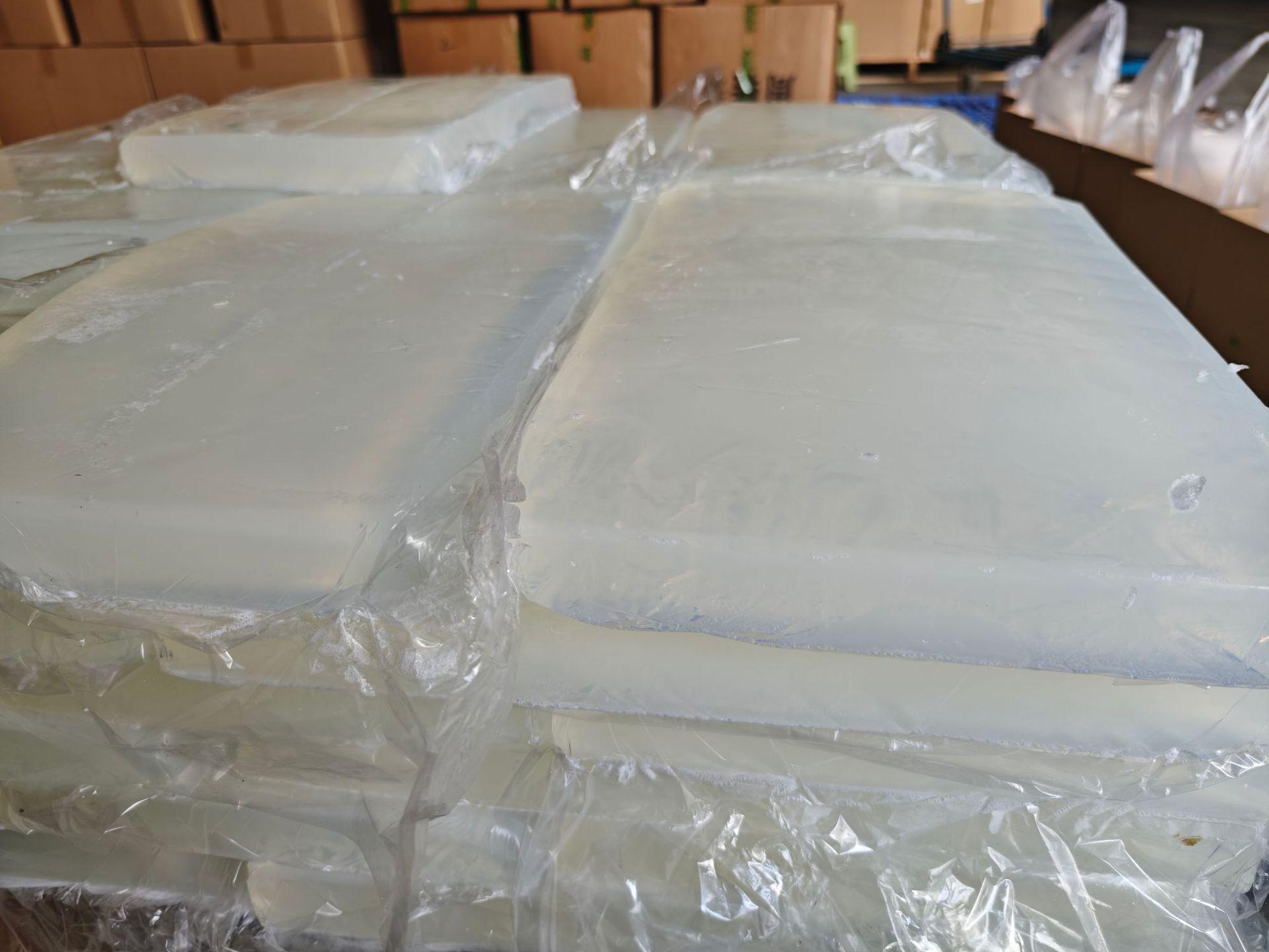 Прозрачная и белая мыльная основа  Виноградная гроздь  - Набор материалов для мыловарения своими руками