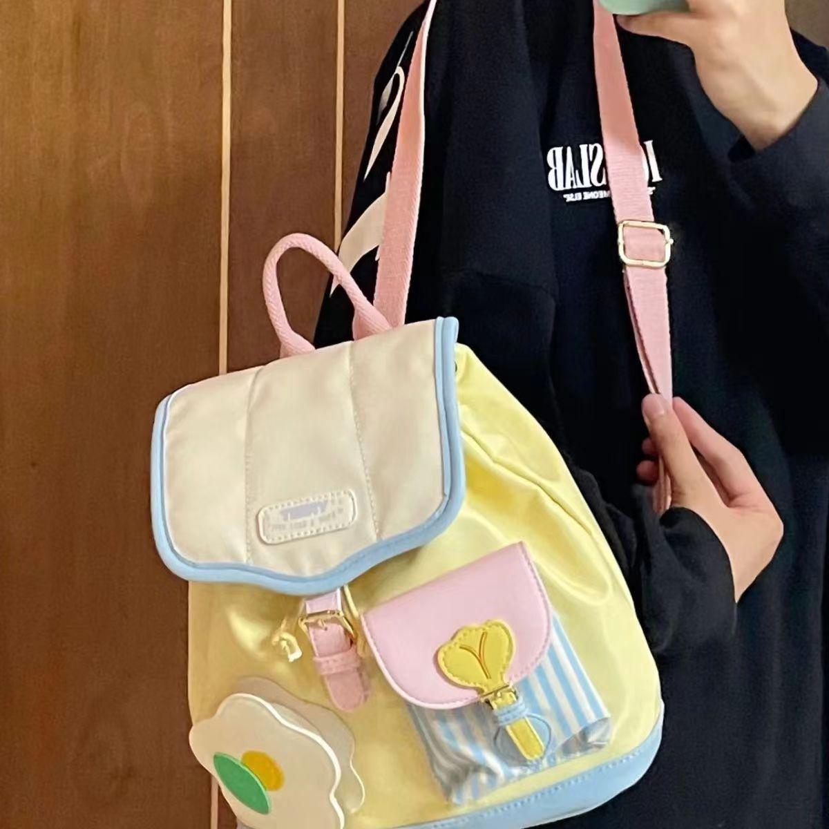 

Мини-рюкзак в корейском стиле 2023 года с цветными блоками - Унисекс модный тренд для студентов 22*19*10 cm светло-желтого