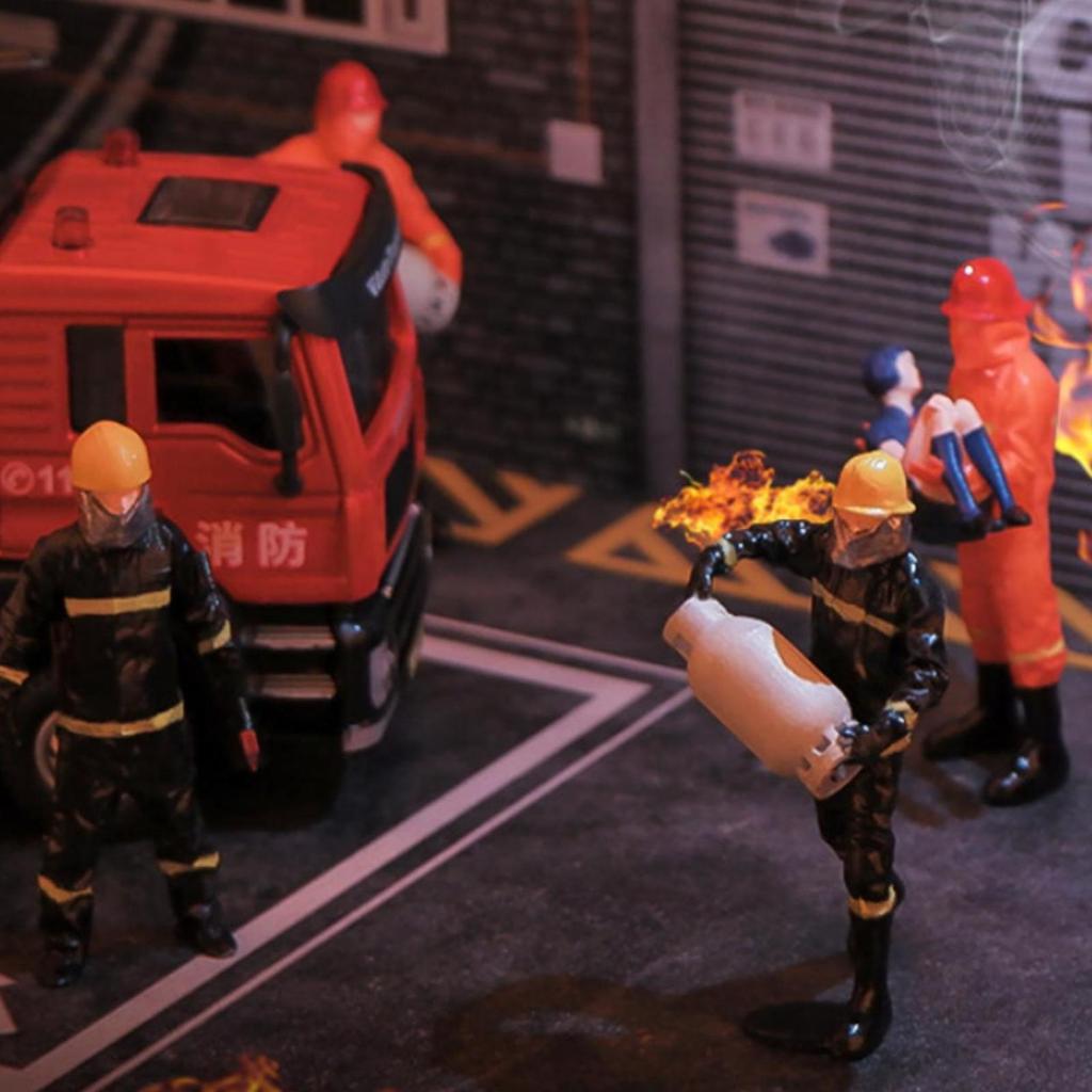 5 Pieces 1:32 Firefighter Set 6 Cm Tall Figure Molded Details Fireman Figurines