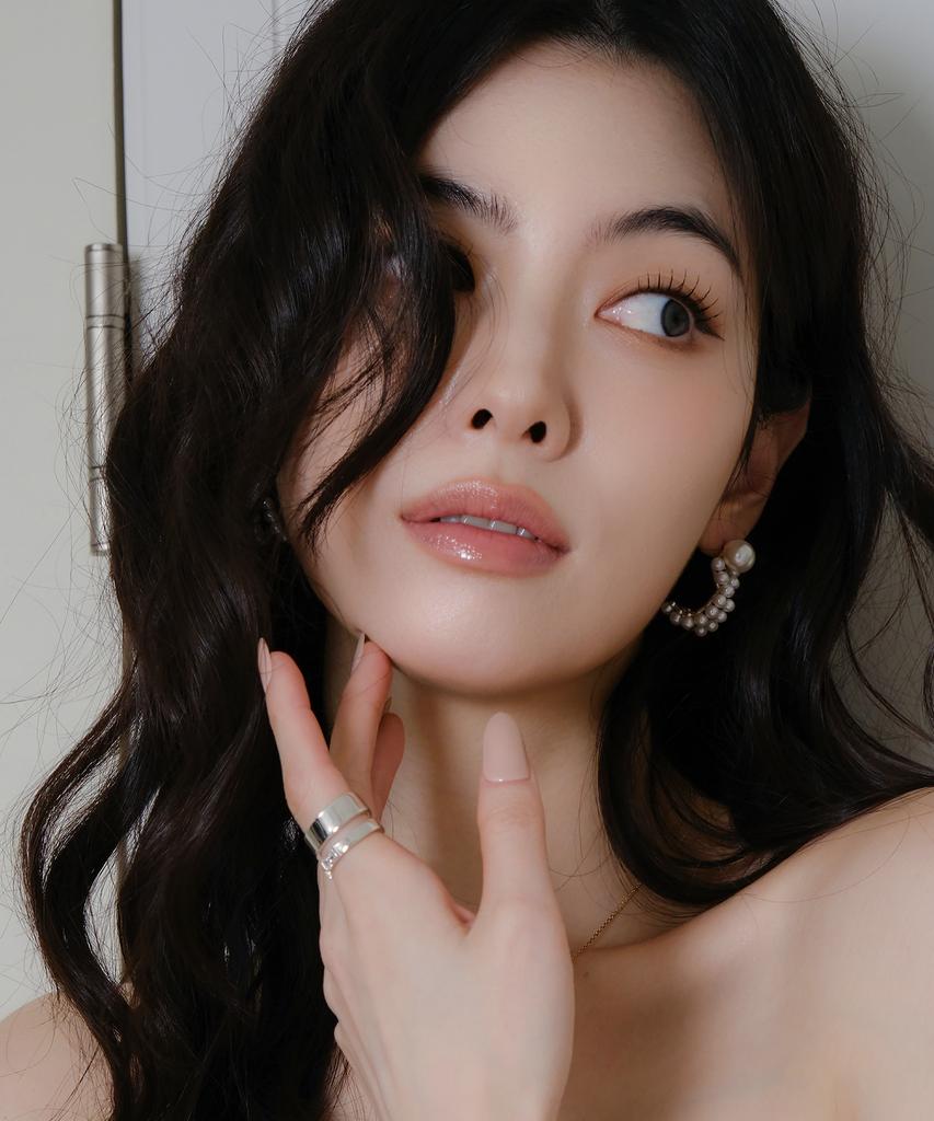 Reve X Pearl Curve Earrings