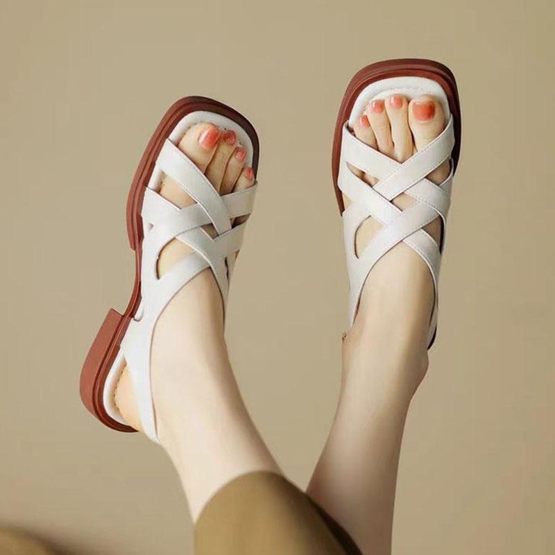 

Fashion Smile Women Sandals Spring New Rubber Low Heel Square Toe Beach Sandals Korean Version Sandals Roman Retro Woven Fashion Sandals 35